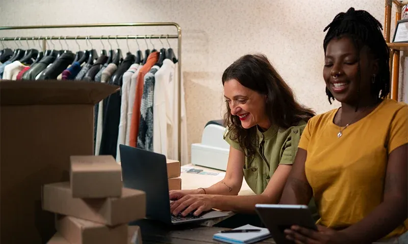 B2B vs. B2C ECommerce: Understanding the Key Differences and Use Cases